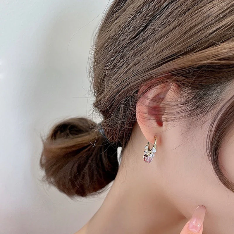 Shiny Diamon Drop Earrings - Image 6